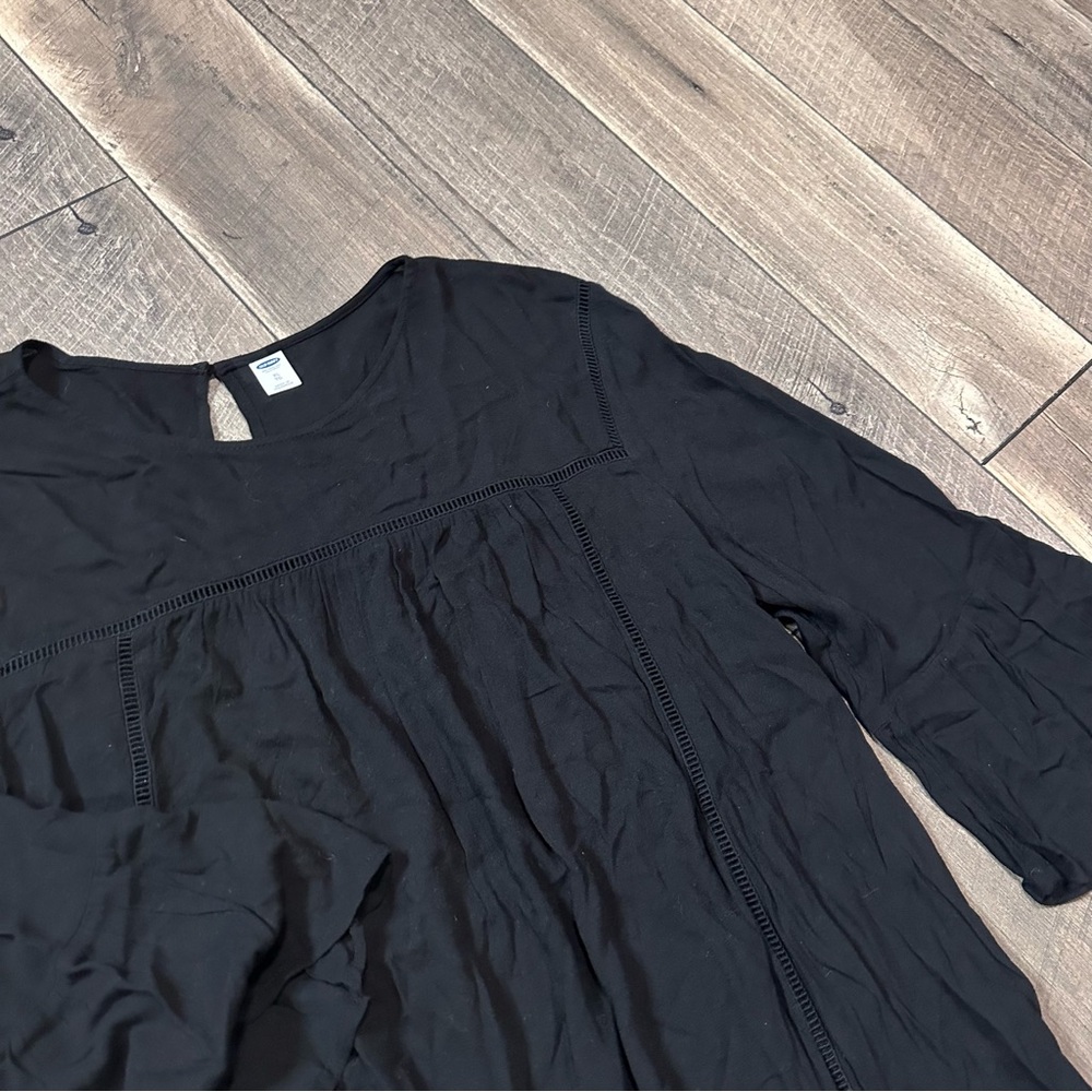Old Navy 3/4 Bell Sleeve Blouse - Picture 2 of 6